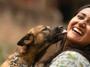 10 Ways Dogs Communicate Through Body Language